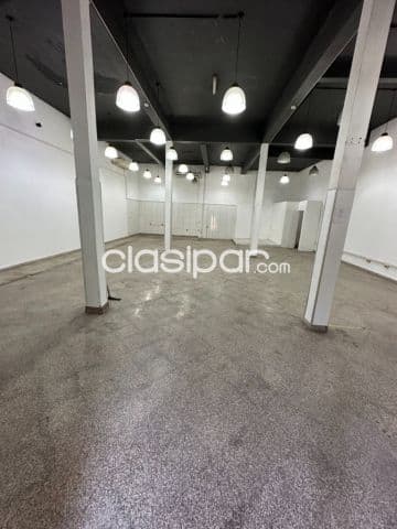 Salon sobre la avenida Fernando de la Mora cod 2535