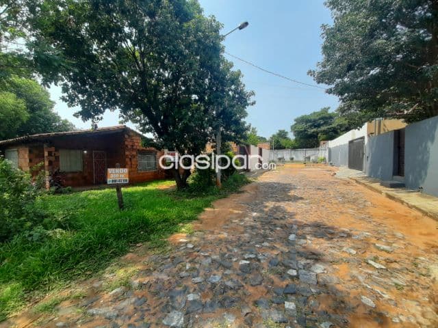 Ñemby acceso sur = remato lote 360 m2 c/casa a 40 mtrs. De acceso sur