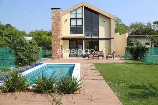 Hermosa Casa de Verano, 360 m2 en Ypacarai - LHO5930275