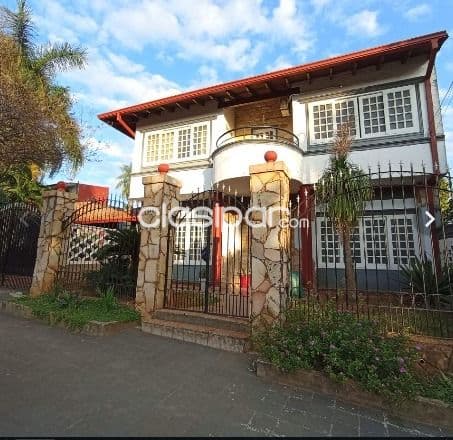 Residencia de 2 planta en lambare - barrio san antonio