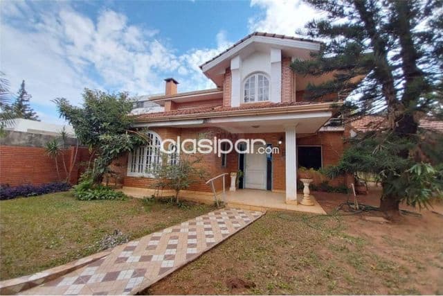 Terreno amplio con 19 mtrs de frente, total 766 m2 en villa aurelia z.residencial