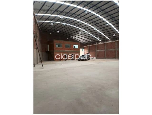San Lorenzo, 800m2, impecable deposito deposito industrial, p/ empresas, 15.000.000 gs