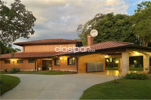 En Venta Hermosa Residencia de 2.600 m2