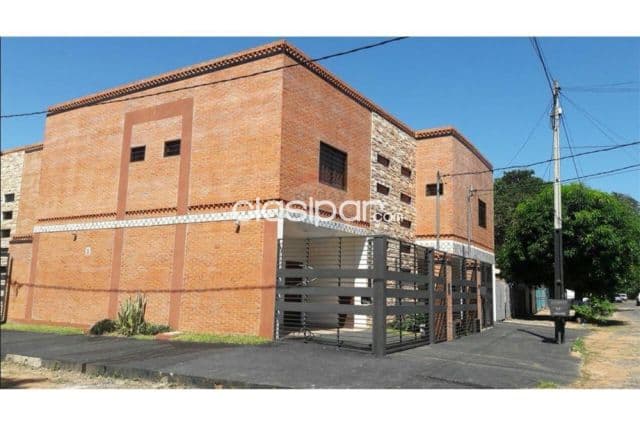 hermoso duplex en barrio residencial Mburucuyá