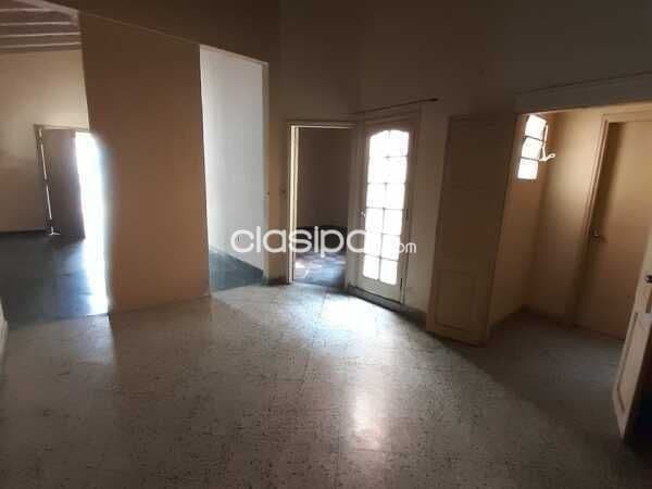 En venta casa a demoler o refaccionar en excelente ubicación en el barrio Las Mercedes