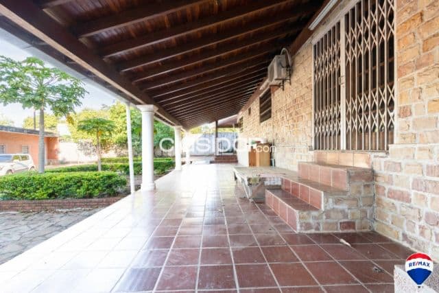 Ofertaaa!! Lambare vendo amplia casa zona avenida cacique lambare y plazas alycia lynch