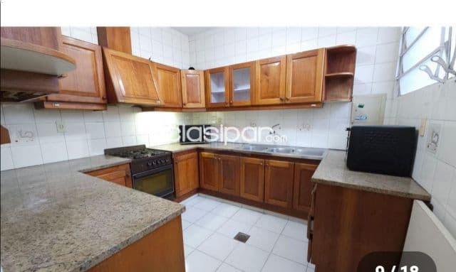 Casa 2 plantas c/depósito y a.servicio en bo.mburicao-seminario, terreno 563 m2
