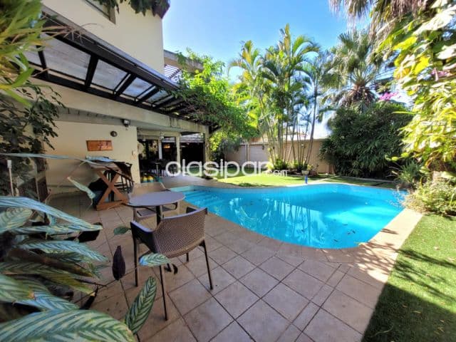 Recoleta, centenario: Impecable residencia, 3 dormit, amplios ambientes, terraza, jardín
