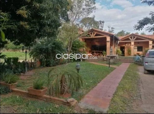Preciosa casa amoblada y con piscina en la ciudad de Villa Elisa cod 5179