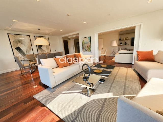 Jade Park: En venta semipiso de 346m2 con 3 suites y 2 cocheras
