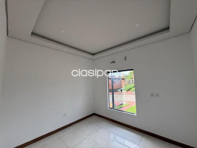 En venta chalet en barrio cerrado