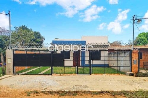 Casa con piscina en Luque- cañada san rafael