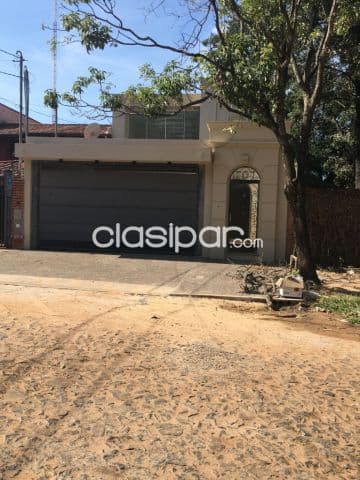 Sta teresa, goethe: Residencia tipo diplomático, 3 suites, piscina, jardín, muy chic
