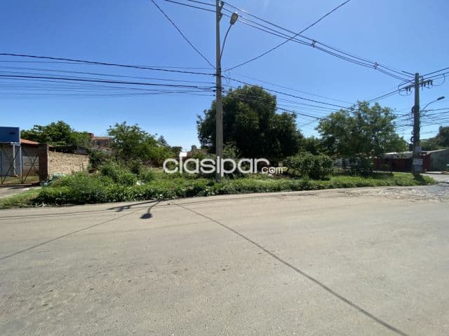 Amplio terreno en esquina en el centro de Mariano Roque Alonso