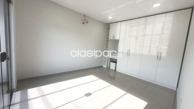 Duplex a estrenar en lambare - b. San isidro de tres dormitorios