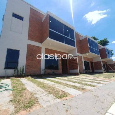 Bello duplex con piscina