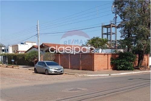 Casa 3 Dormitorios 4 Estacionamientos