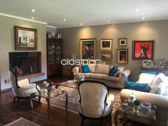 Hermosa residencia en venta en Barrio Manora