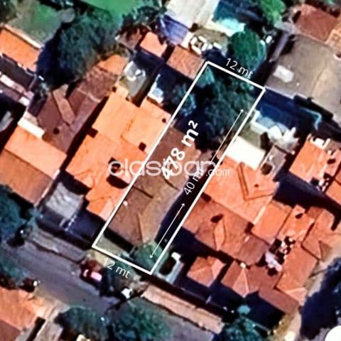 Terreno en venta en Ykua Sati con vivienda a remodelar o demoler