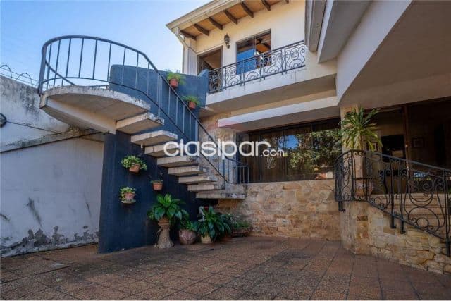 Casa en barrio sajonia