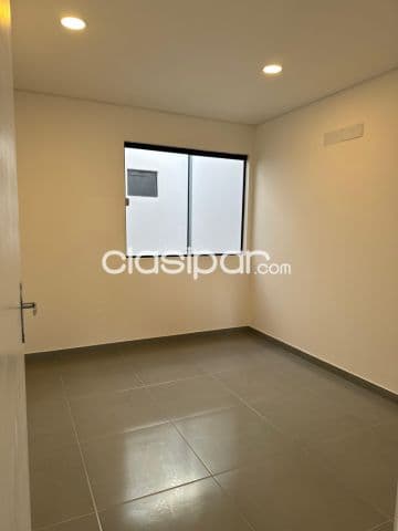 Casa a estrenar en Luque