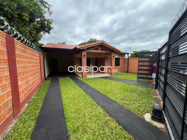 Casa de 3 dormitorios A ESTRENAR en Barrio Centro de la Ciudad de Villa Elisa