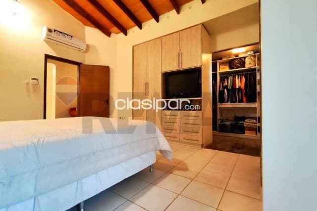 Duplex c/piscina y area de servicio completa Las Lomas-Carmelitas zona casa rica