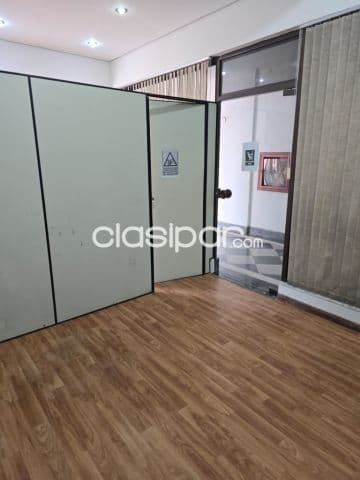 Oficina 3 Ambientes cerca de Migraciones