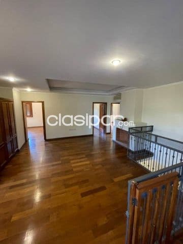 casa de 5 habitaciones barrio Las Lomas Asunción (Z/ Shopping del Sol)
