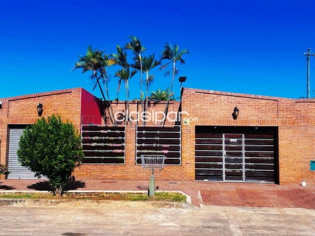 Casa en San Lorenzo, laurelty cod 6291