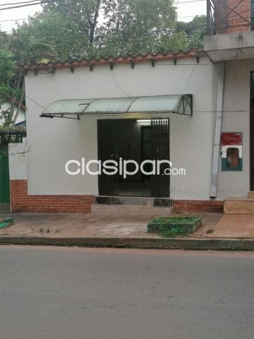 Casa en caacupe centro cod 3650