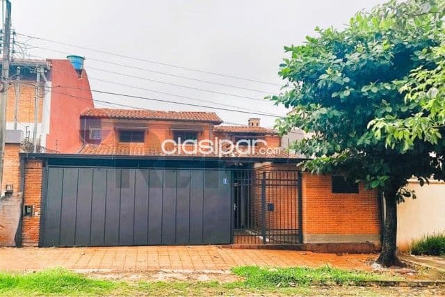 casa de 5 dorm en Loma Merlo 🏡✨ Alquilo Casa de 5 dorm en Loma Merlo, Luque Ampl