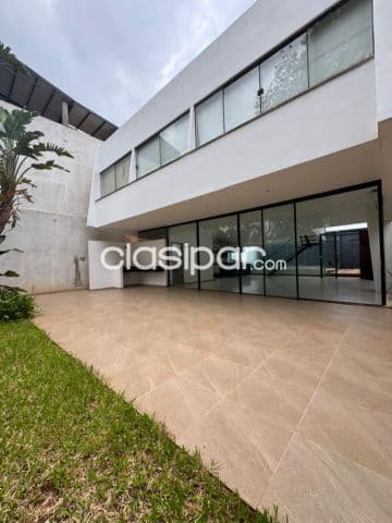 En venta amplia casa en Fernando de la Mora Zona Norte