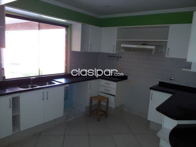 Casa 4 dormitorios, z casa rica Carmelitas