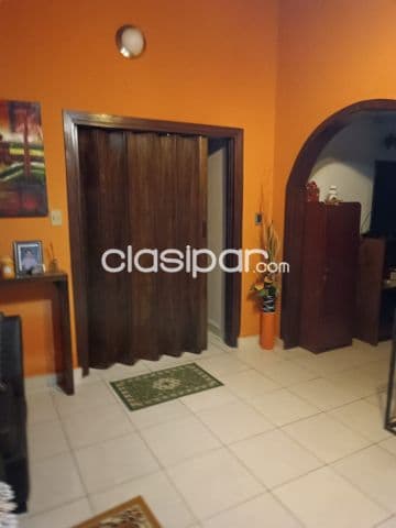 hermosa casa sobre asfalto en Lambaré