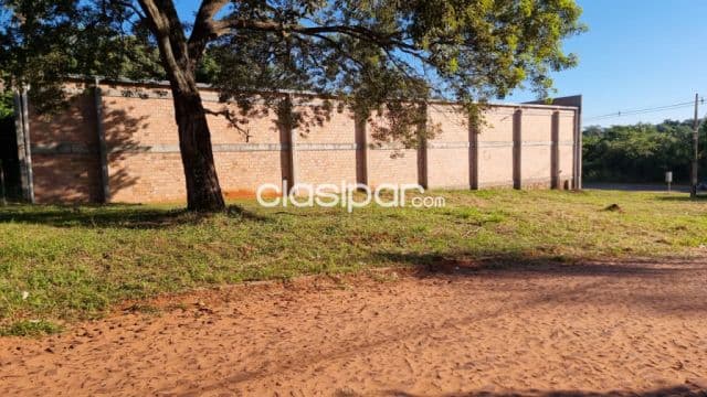 Depósito en ITAUGUÁ, a dos minutos del supermercado Luisito