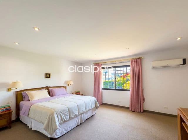 Residencia premium en barrio Las Lomas