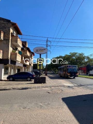 | Salones Comerciales Integrados sobre Avda. Mariscal López - Fdo. de la Mora