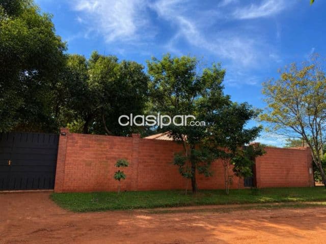 Amplia casa quinta en San Lorenzo