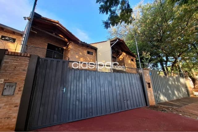 Dúplex en límite con Fdo. De la Mora z/ Norte, zona Quartier Las Marias