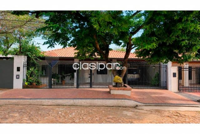 Casa con piscina en lambare valle apua i