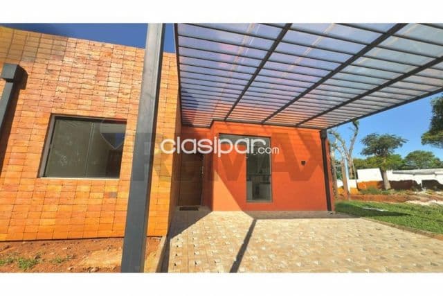 Casa en barrio miraflores Luque