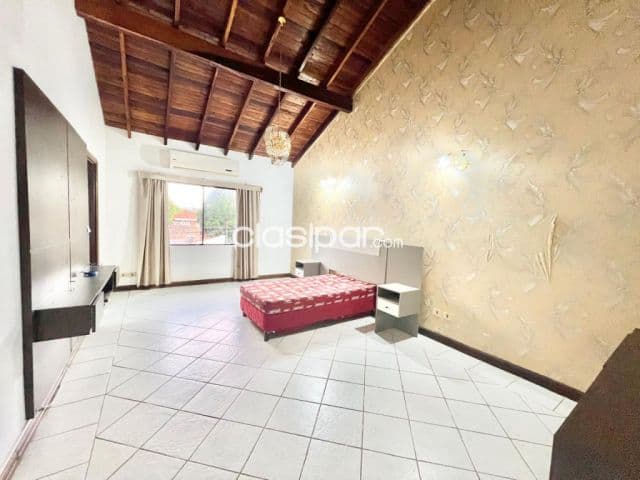 En alquiler casa cod 7034