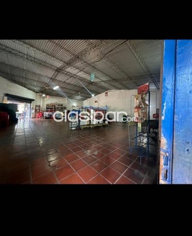 Casa + Tinglado en Esquina Luque - 373m2 3 Dorm Ideal Vivienda o Inversion