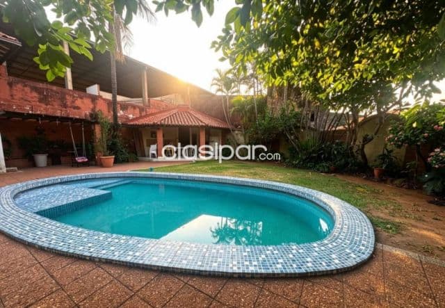 En venta casa sobre mcal lópez Asunción id:51075