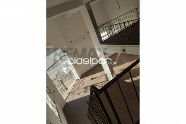 Edificio comercial y residencial s/avda.gral.santos-san vicente c/salones y casas