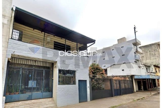 Vendo❗ Propiedad Comercial con salida a dos calles en zona del Mercado 4 ☑️ Asunción