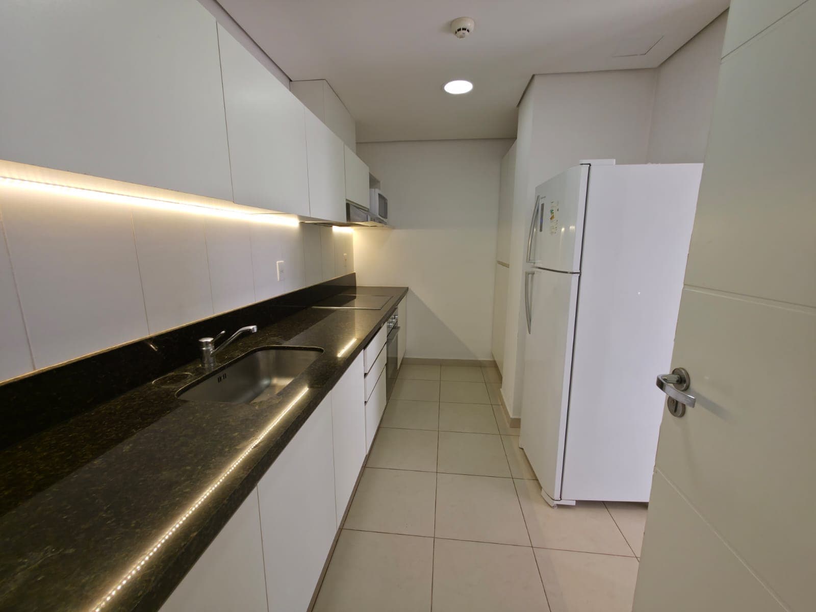 Oferta dpto 2 suites amoblado